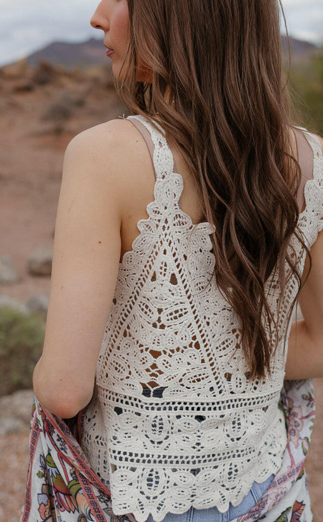 Natural Crochet Scallop Trim V-Neck Sleeveless Cami Top - Image 9