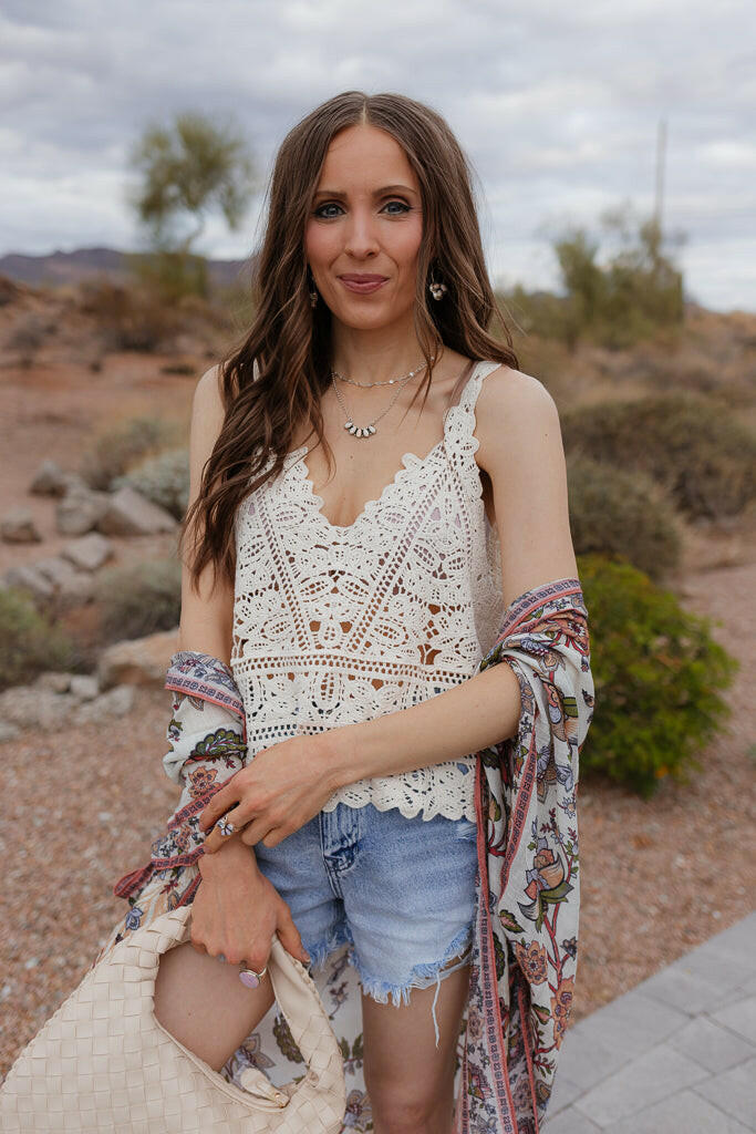 Natural Crochet Scallop Trim V-Neck Sleeveless Cami Top - Image 10