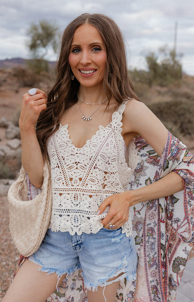 Natural Crochet Scallop Trim V-Neck Sleeveless Cami Top - Image 4