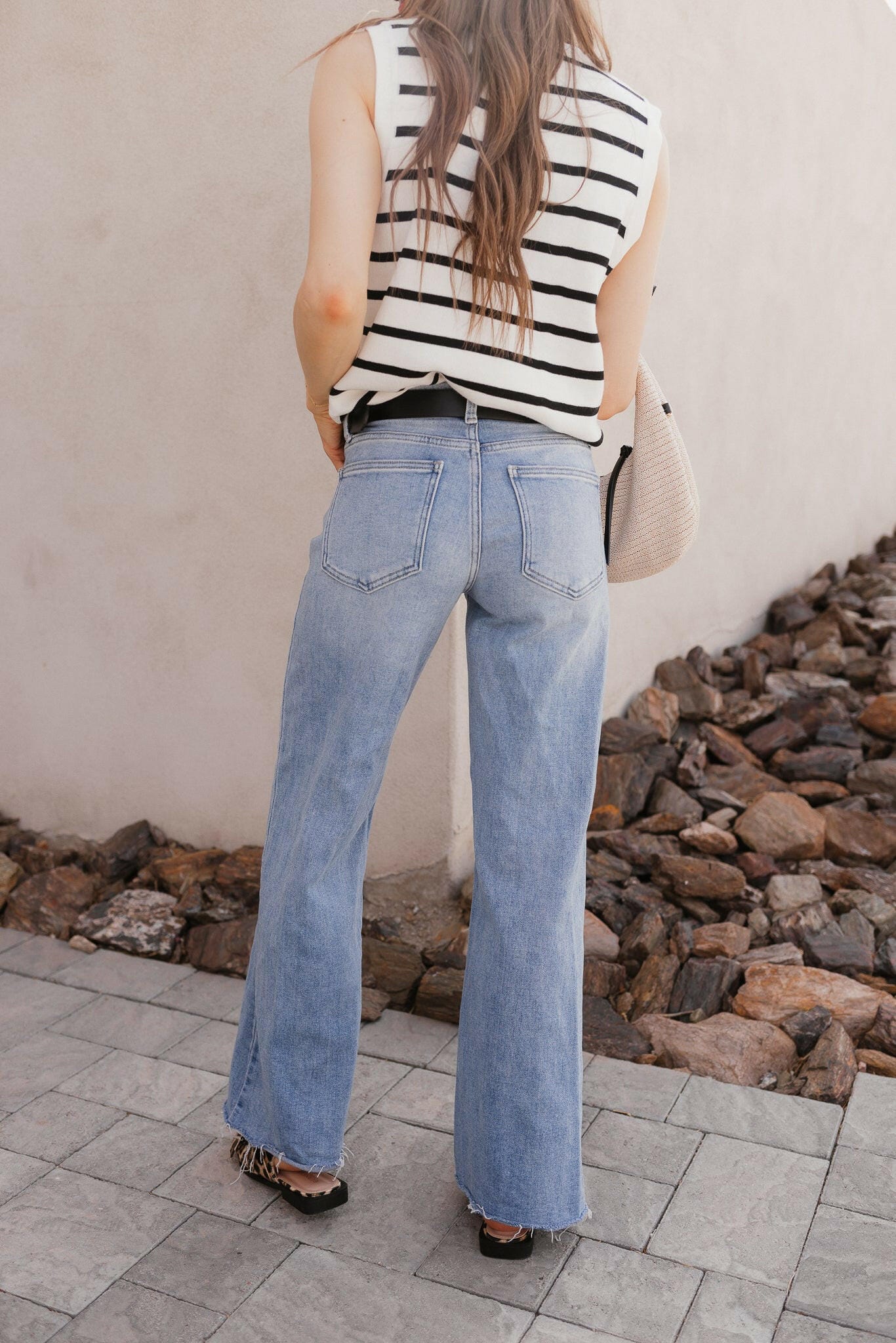 White Knit Striped Button-Front V-Neck Tank Top - Image 22